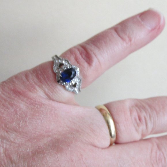 TUSK TK316 Stainless Steel Ring Blue Oval Glass Solitaire Clear Chatons Size 5 - Picture 4 of 7